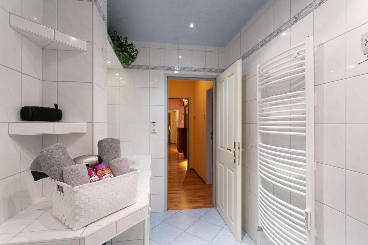 Zentrales Apartment In U-Bahn Naehe & Hauptbahnhof Wenen Buitenkant foto