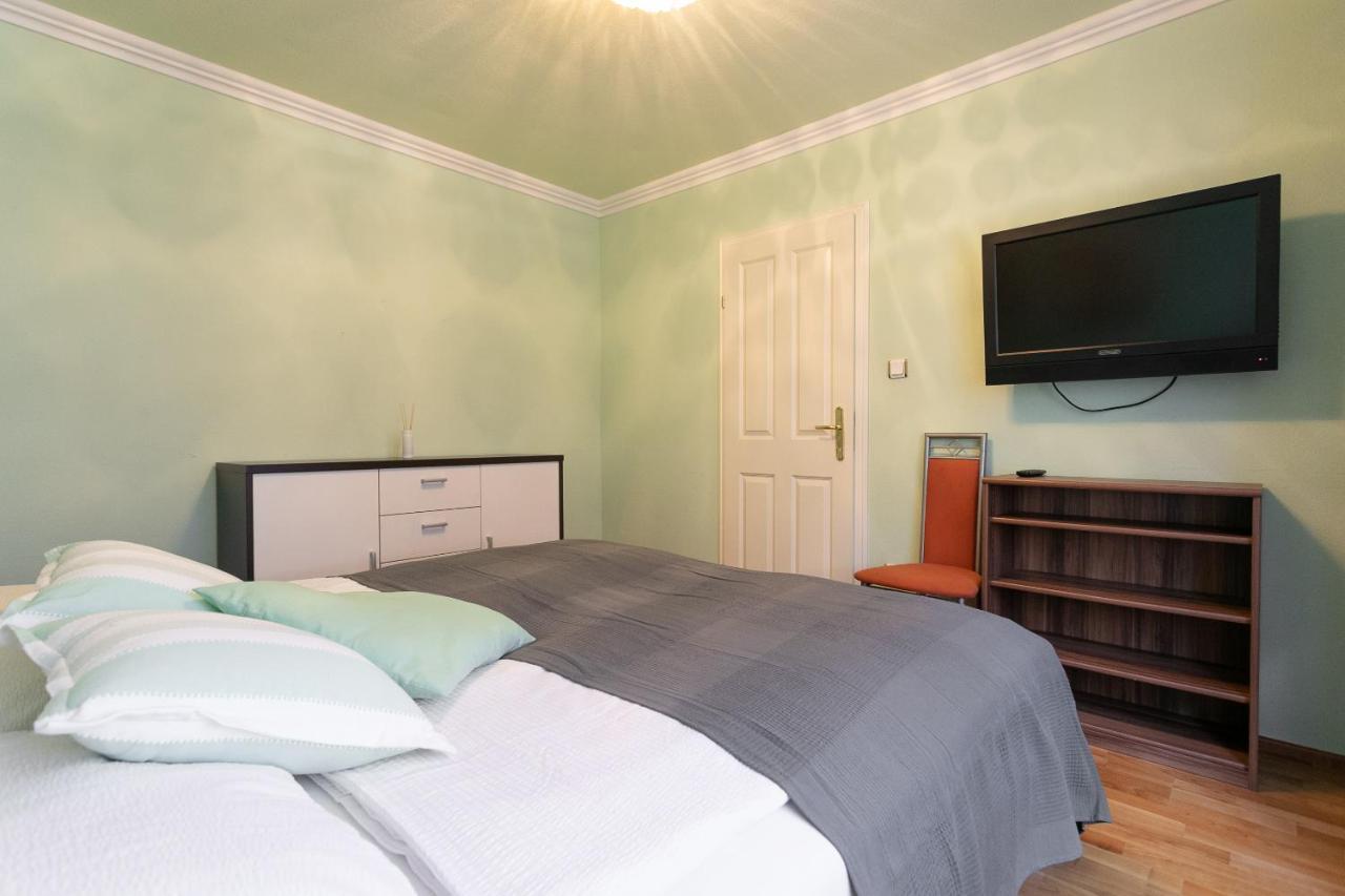 Zentrales Apartment In U-Bahn Naehe & Hauptbahnhof Wenen Buitenkant foto