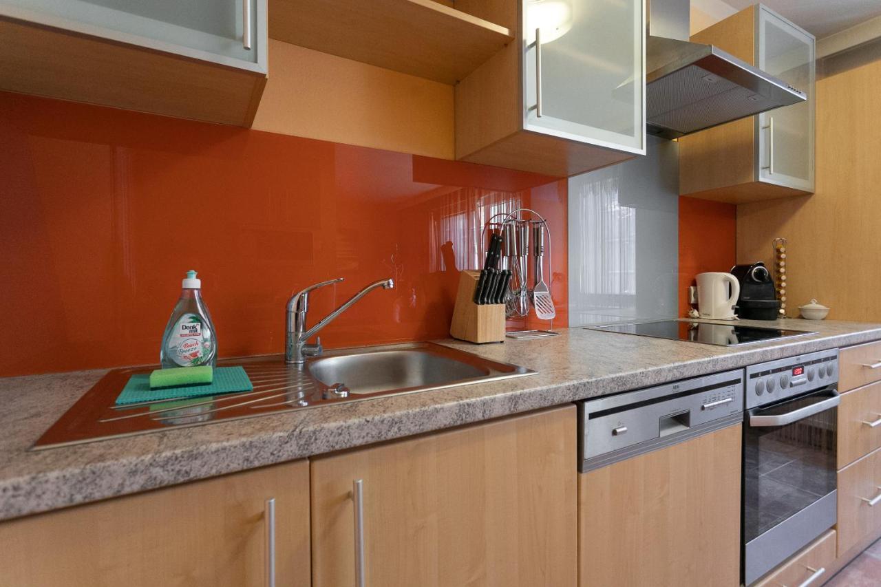 Zentrales Apartment In U-Bahn Naehe & Hauptbahnhof Wenen Buitenkant foto